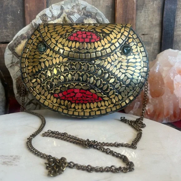 @4toomanydogs is live at 5 EST Dec 5! Vintage & Handcrafted Rose & Web  Trainer - Picture 9 of 11